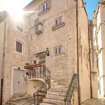 Sun Ammarulla Apartman *